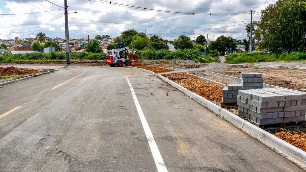 Rua Apucarana continua recebendo melhorias